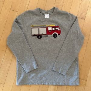 Size 8, Hanna Andersson Gray Firetruck Tee, Flip up compartments on firetruck